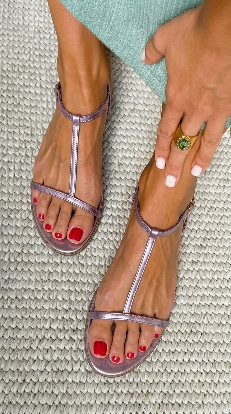Metallic Shiny Ballerinas with T-Strap - perlanotturna