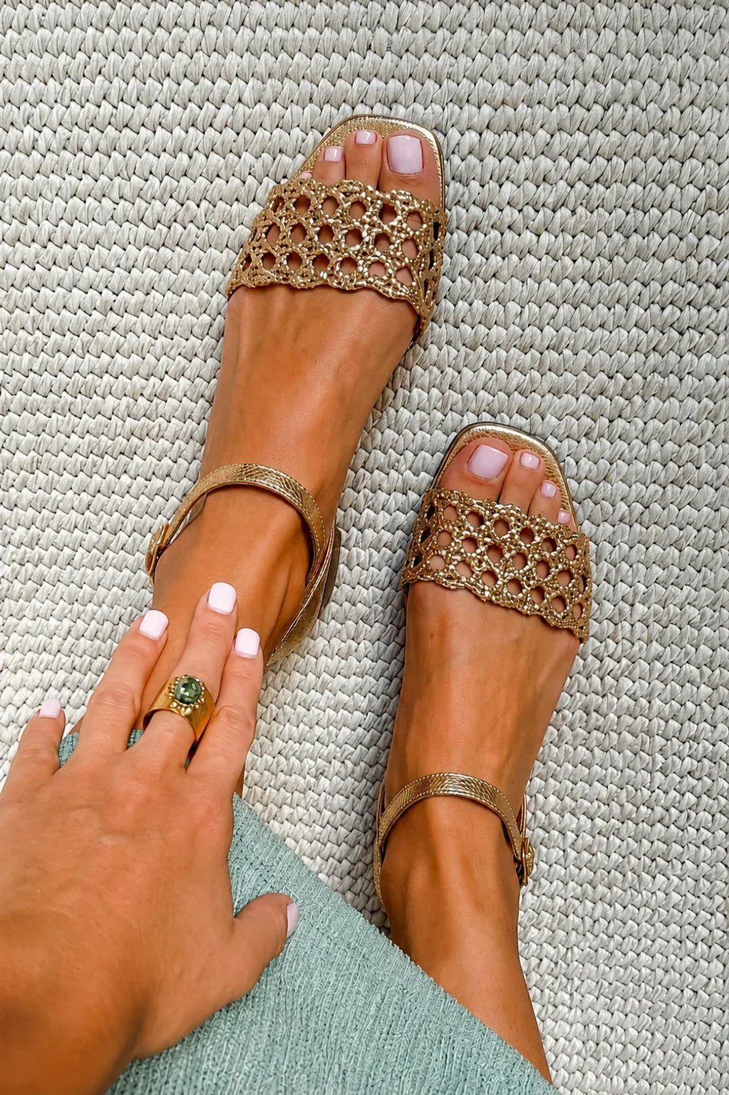 Flat sandals with square toe - perlanotturna