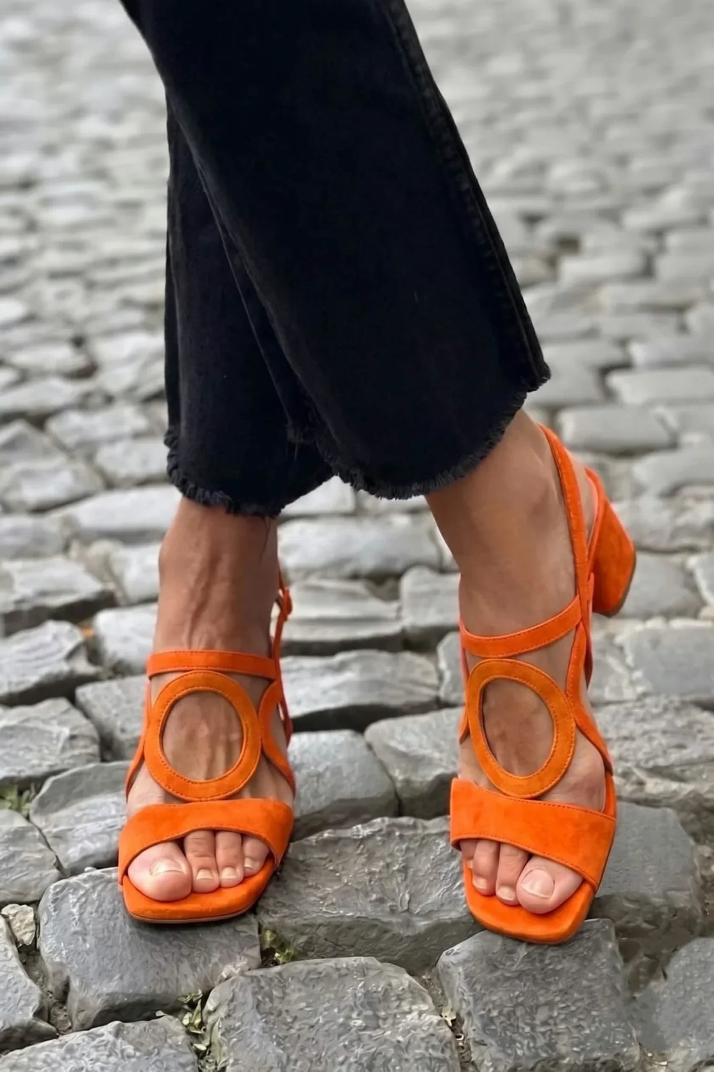 Sandals with Square Toe and Rounded Cut - perlanotturna