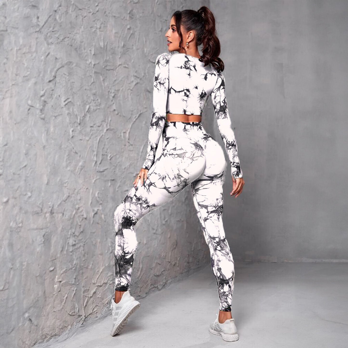 Naella – Tie-Dye Athleisure Set