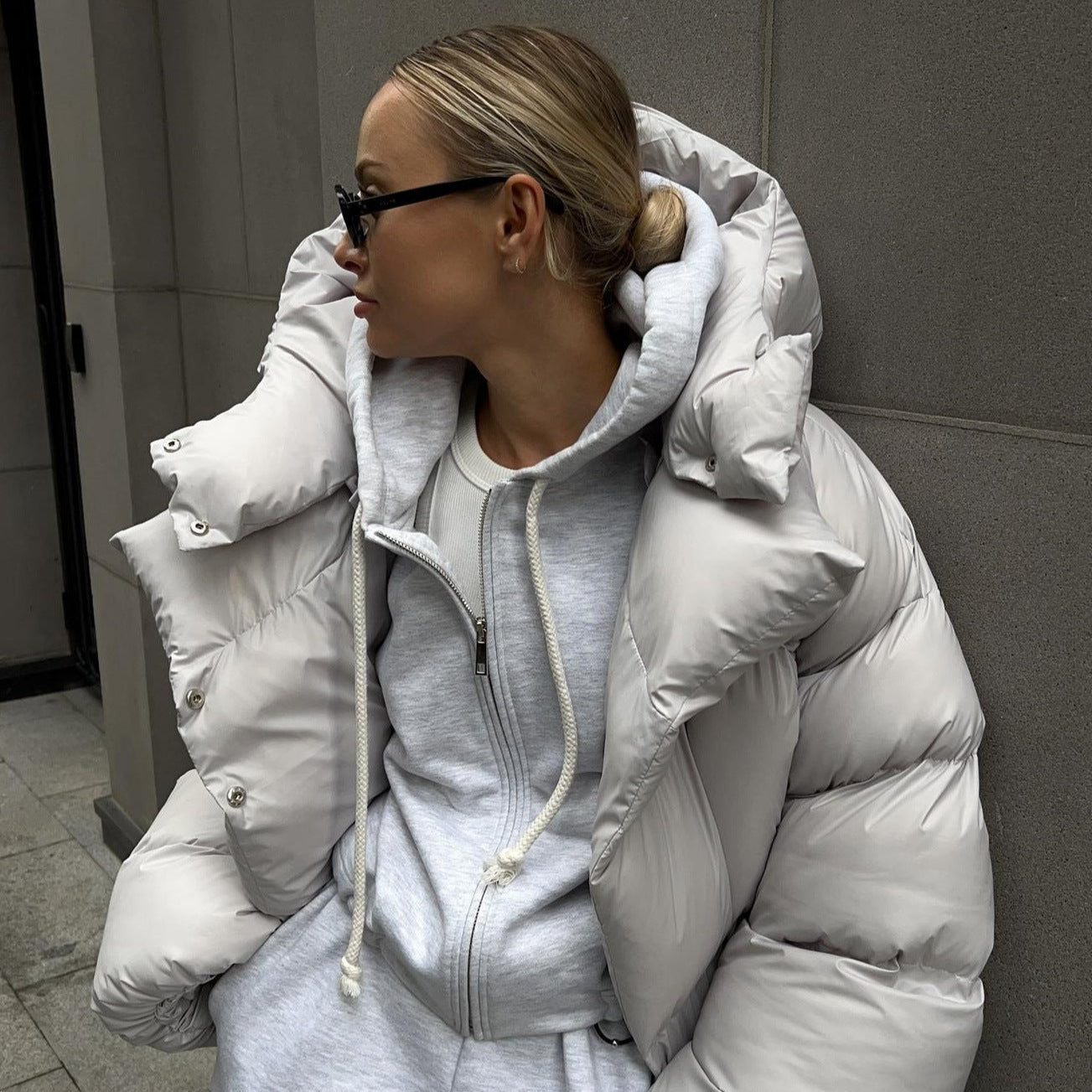 Lumi – Oversized Short Puffer Jacket for Women | Trendy Winter Essential 2025 - perlanotturna