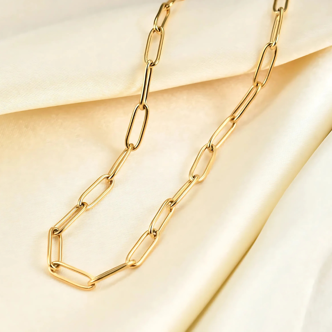 GoldMuse™ 14K Paperclip Chain – Bold, Lightweight & Timeless - perlanotturna