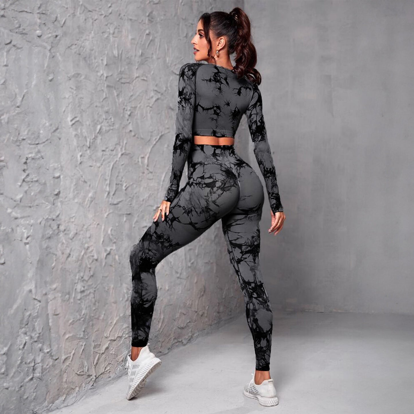 Naella – Tie-Dye Athleisure Set