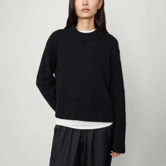 LuxeKnit™ Contour Sweater – Featherlight, Oversized & Chic - perlanotturna