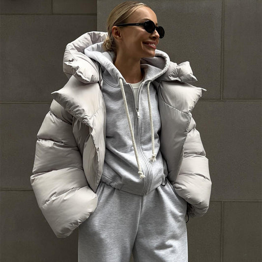 Lumi – Oversized Short Puffer Jacket for Women | Trendy Winter Essential 2025 - perlanotturna