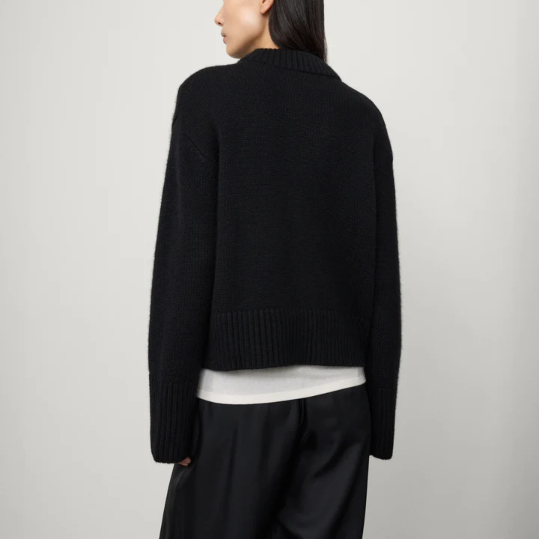 LuxeKnit™ Contour Sweater – Featherlight, Oversized & Chic - perlanotturna