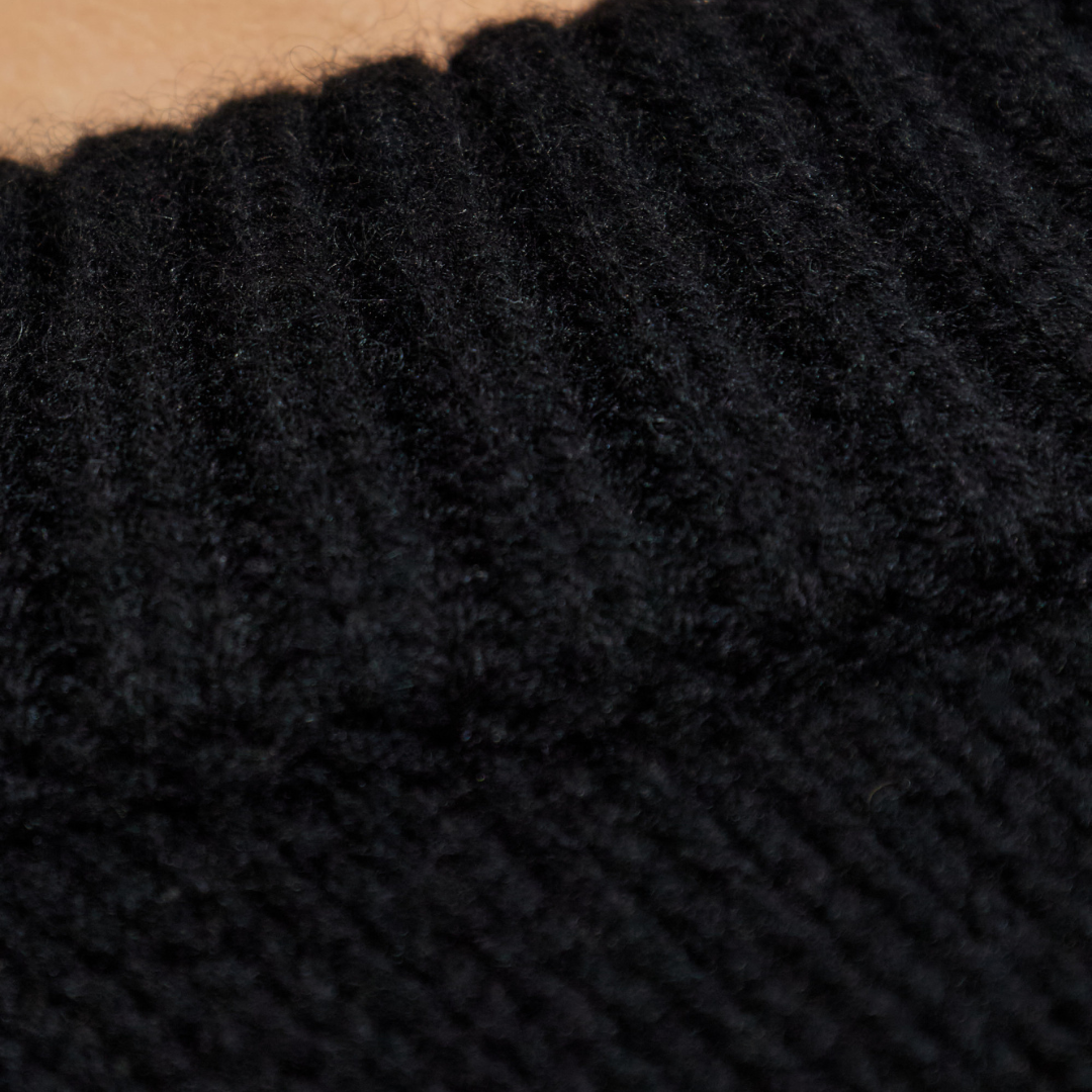 LuxeKnit™ Contour Sweater – Featherlight, Oversized & Chic - perlanotturna