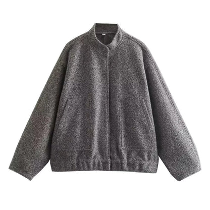 Nevaya – Oversized Bomber Jacket for Women | Trendy Streetwear Look 2025 - perlanotturna
