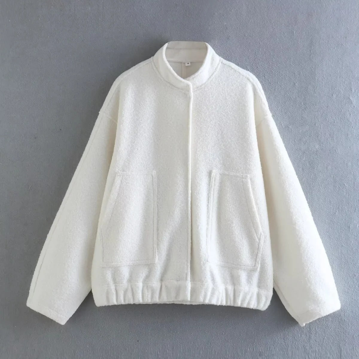 Nevaya – Oversized Bomber Jacket for Women | Trendy Streetwear Look 2025 - perlanotturna
