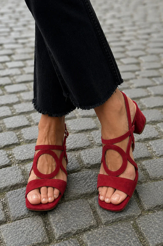 Sandals with Square Toe and Rounded Cut